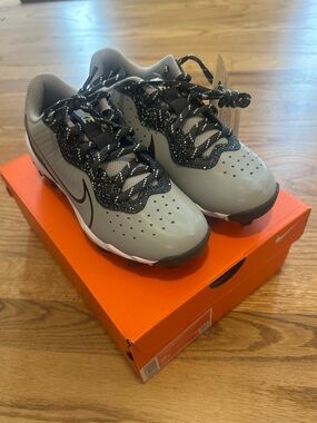 NWT Nike Alpha Huarache Baseball Cleats size 2Y